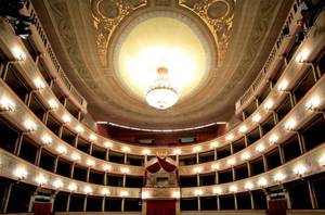 Teatro Del Giglio 01