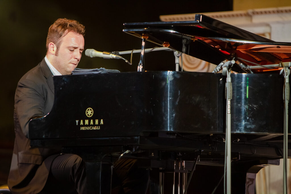 Anniversario In Concerto 2019 Pianosolo Raphael Gualazzi 6 1024x683