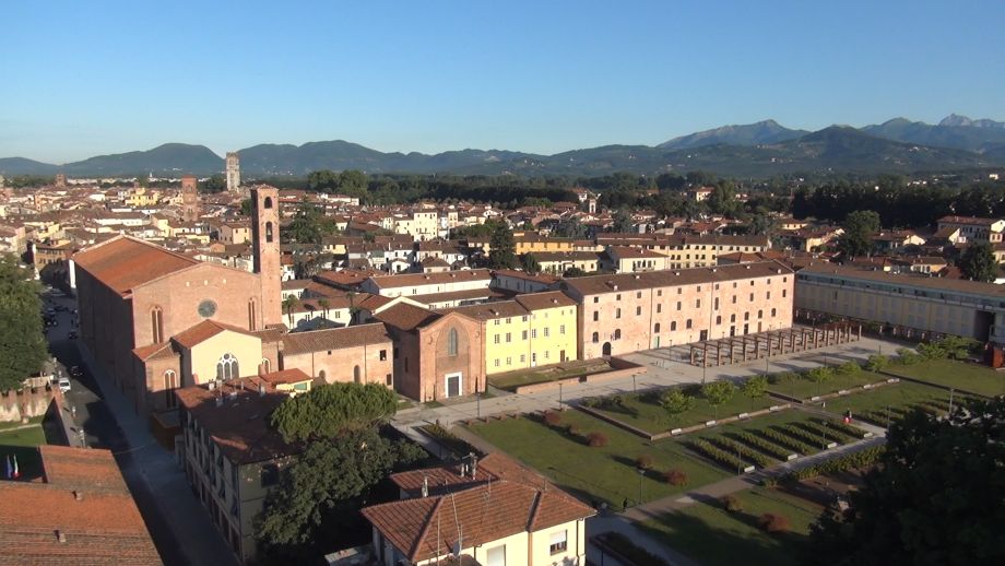 Complesso Di San Francesco La Chiesa E I Chiostri 21