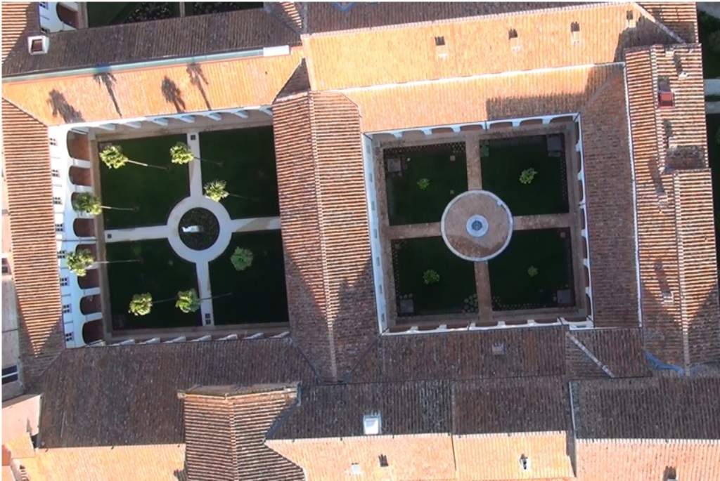 Complesso Di San Francesco La Chiesa E I Chiostri 24