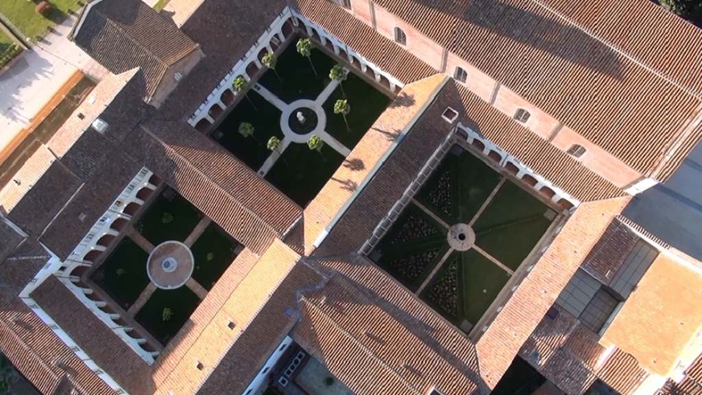 Complesso Di San Francesco La Chiesa E I Chiostri 26