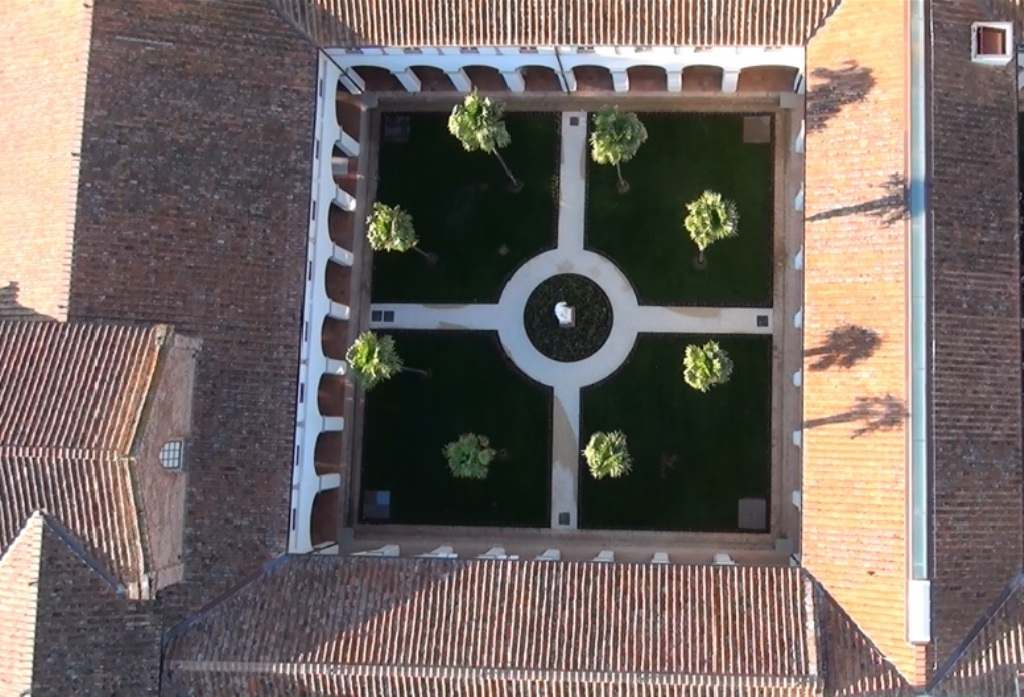 Complesso Di San Francesco La Chiesa E I Chiostri 29
