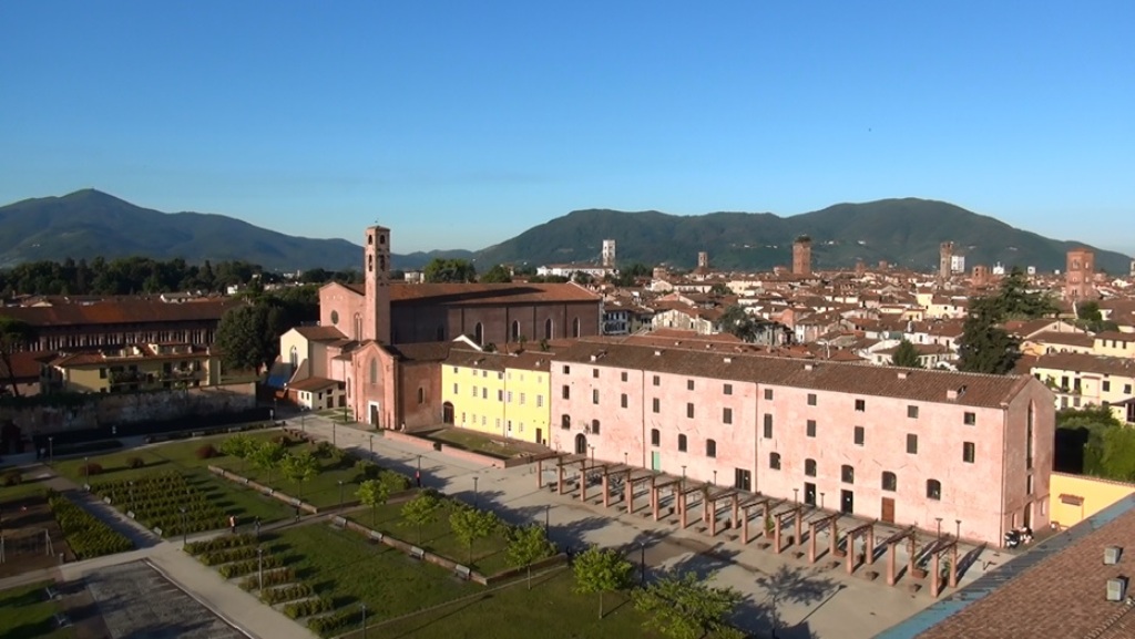 Complesso Di San Francesco La Chiesa E I Chiostri 31